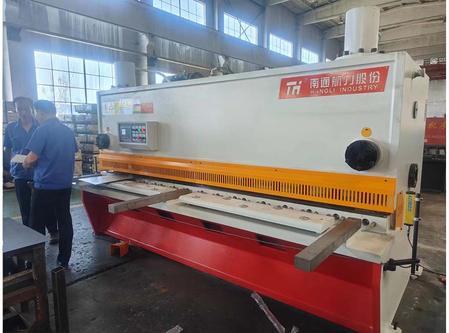 剪板機安全光柵解決方案