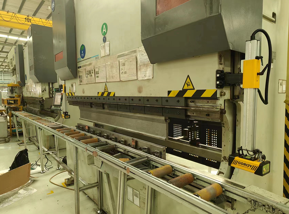 寧波電梯制造業折彎機保護裝置安裝案例